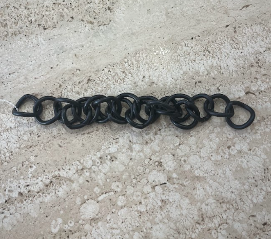 CADENILLA BARBADA NEGRA